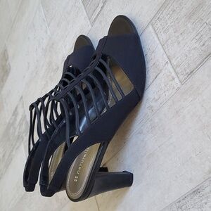 Naturalizer Black Strappy Heels with Peep-Toe Slingback Women's Size 8